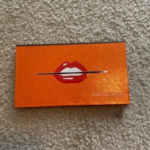 *collectors item only* make up for ever 15 artist shadow palette NOT NEW